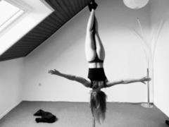 Karolinalisa-hot - blond female webcam at xLoveCam