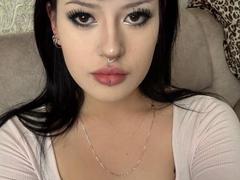KarriePilley - female webcam at xLoveCam