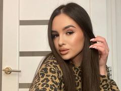 AmberPocasangre - female with brown hair and  big tits webcam at LiveJasmin