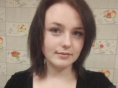 KasandraZ69 - female with brown hair webcam at xLoveCam