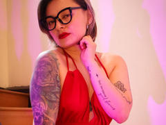 KatParadise - blond female webcam at xLoveCam