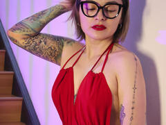 KatParadise - blond female webcam at xLoveCam