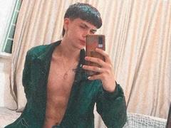 KataAndByron - couple webcam at xLoveCam