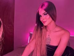 kate_bmoss_ - shemale with brown hair and  small tits webcam at StripChat