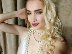 KateOweens - blond female webcam at xLoveCam