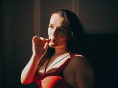 KateUnique - female with brown hair webcam at xLoveCam