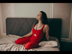 KateUnique - female with brown hair webcam at xLoveCam