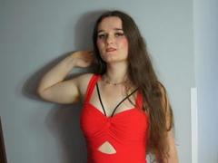 KateUnique - female with brown hair webcam at xLoveCam