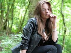 KatherinePierce-hot - female with brown hair webcam at xLoveCam