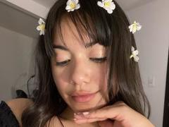 Kathies - female with black hair webcam at xLoveCam