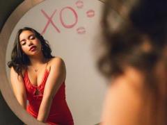 Kathies - female with black hair webcam at xLoveCam