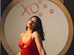 Kathies - female with black hair webcam at xLoveCam