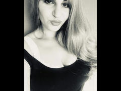 Kathinka-hot - blond female webcam at xLoveCam