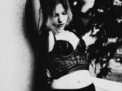 KatieFoxxy - female webcam at xLoveCam