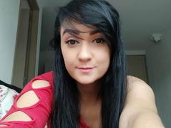 Katnnis - female webcam at xLoveCam