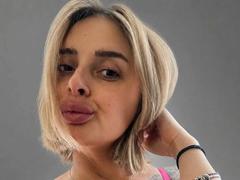 Katrina28-hot - blond female webcam at xLoveCam