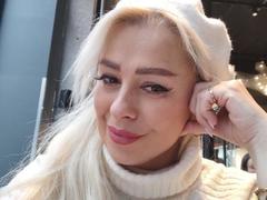 KatrinaCharm - female webcam at xLoveCam