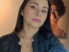 KattyOwensh - female with black hair and  small tits webcam at xLoveCam