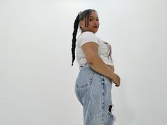 KaylaDark - female with brown hair and  big tits webcam at xLoveCam