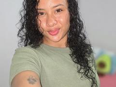 Kayla_Ross - female with brown hair and  big tits webcam at ImLive