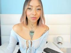 KayleeMorgin - female with brown hair webcam at xLoveCam