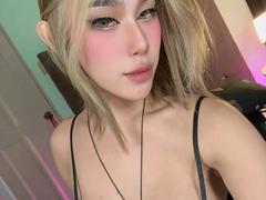 KazumiYu-hot - blond female webcam at xLoveCam