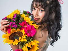 Kazumii - female with black hair webcam at xLoveCam