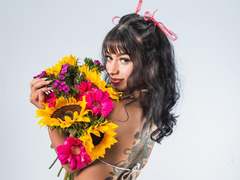 Kazumii - female with black hair webcam at xLoveCam