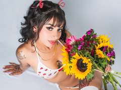 Kazumii - female with black hair webcam at xLoveCam