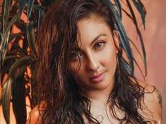 karlaparadise - female with brown hair webcam at xLoveCam