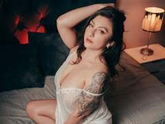 karlaparadise - female with brown hair webcam at xLoveCam