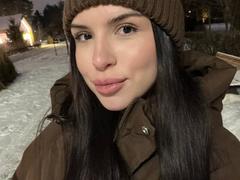 MauraHiteman - female with black hair and  big tits webcam at LiveJasmin