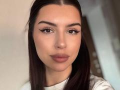 MauraHiteman - female with black hair and  big tits webcam at LiveJasmin