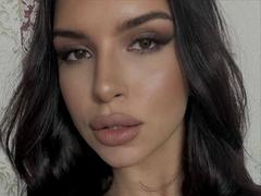MauraHiteman - female with black hair and  big tits webcam at LiveJasmin