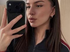 MauraHiteman - female with black hair and  big tits webcam at LiveJasmin