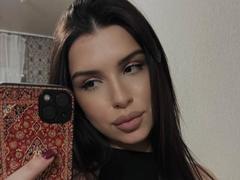 MauraHiteman - female with black hair and  big tits webcam at LiveJasmin