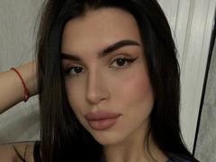 MauraHiteman - female with black hair and  big tits webcam at LiveJasmin