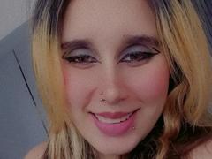 Keidy69 - female with brown hair and  big tits webcam at xLoveCam