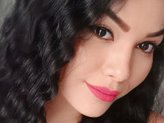 KeiraFaccini-hot - female with black hair webcam at xLoveCam