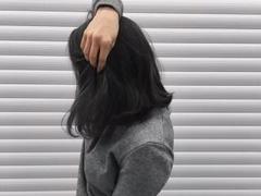 KellyKlein - female with brown hair webcam at xLoveCam