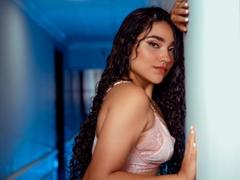 KellyPhillips from xLoveCam