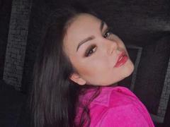KendalThomso - female with black hair and  big tits webcam at LiveJasmin