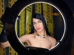 KendallSky - shemale with black hair webcam at xLoveCam