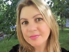 KendraSecrets - female with black hair webcam at xLoveCam