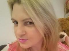 KendraSecrets - female with black hair webcam at xLoveCam