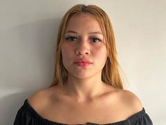 KeniaBlondie - female webcam at xLoveCam