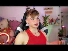 KenniHotGuy from xLoveCam