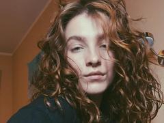 KenzieONEx - female with brown hair webcam at xLoveCam