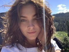 KenzieONEx - female with brown hair webcam at xLoveCam