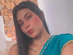 KeraniMarala - female with brown hair webcam at xLoveCam